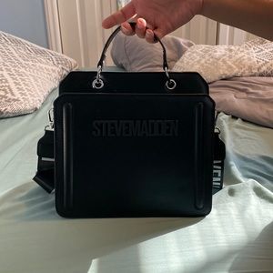 STEVE MADDEN TOTE BAG